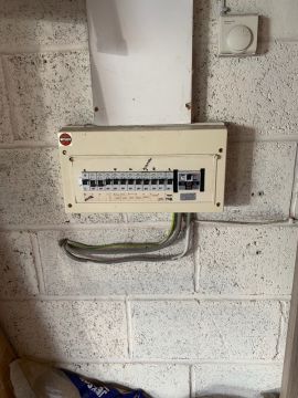 D3. Domestic  circuit breaker installation